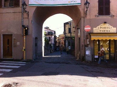 Foto Posti auto a Sarzana Centro di 27 m² con 1 locali in vendita