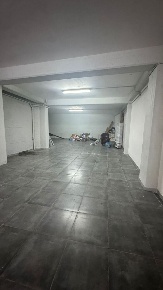 Foto Posti auto in via vittorio veneto, Monopoli Centro di 120 m²