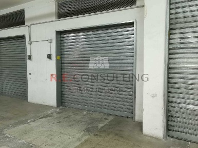 Foto Posti auto in Viale della Stazione 10, Martina Franca di 40 m²