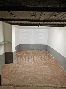 Foto Posti auto in Via Carso 35, Ventimiglia Centro Città di 16 m²