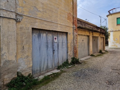 Foto Posti auto in Via Filzi, Cremona Sant'Ambrogio di 16 m² con 1 locali