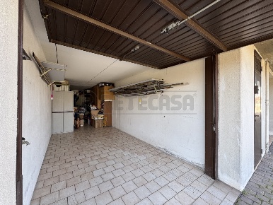 Foto Posti auto in Via Aldo Moro 19, Vigonza Centro di 28 m² con 1 locali