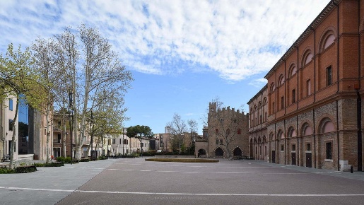 Foto Posti auto in Piazza Tre Martiri, Rimini Centro Storico di 28 m²