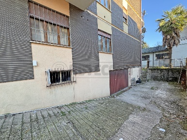Foto Posti auto in Via Tassoni 1, Cornedo Vicentino Centro di 103 m²