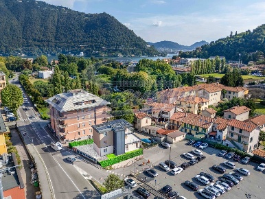 Foto Appartamento in Via Silvio Pellico, Como Tavernola di 88 m² in vendita