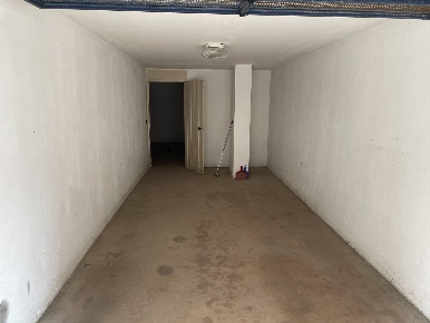 Foto Garage in via Pigafetta, Chioggia Sottomarina di 42 m² con 2 locali