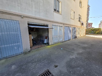 Foto Garage in via borgo san giovanni, Chioggia Borgo San Giovanni di 7 m²