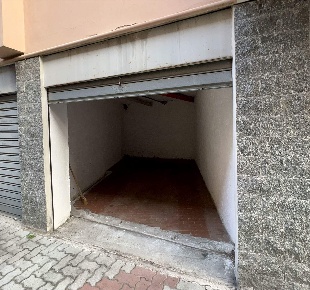 Foto Garage a Monza in vendita
