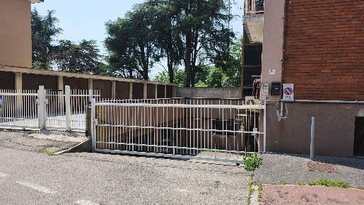 Foto Garage a Cinisello Balsamo in vendita