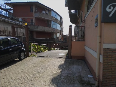 Foto Garage in via Roma 191, Mascalucia Centro di 54 m² con 1 locali