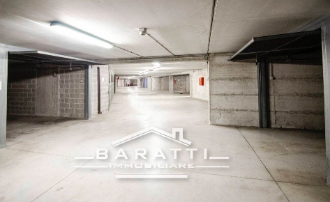 Foto Garage a Mantova Centro di 15 m² con 1 locali in vendita