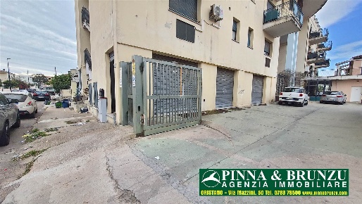 Foto Garage in Via Benevento 66, Olbia Sacra Famiglia, Bandinu di 92 m²