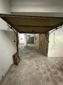 Foto Garage a Cava de' Tirreni Centro di 30 m² con 1 locali in vendita