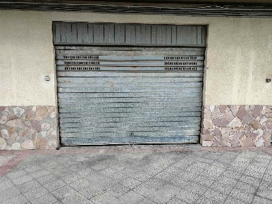 Foto Garage in Via Firenze, Motta Sant'Anastasia di 30 m² con 1 locali