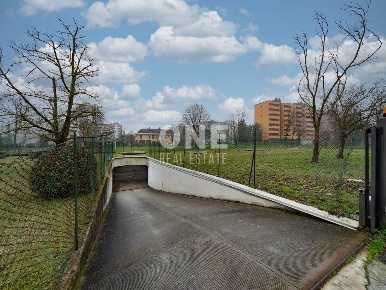 Foto Garage in Via vasari, Monza in vendita