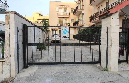 Foto Garage a Canosa di Puglia Centro di 120 m² con 1 locali in vendita