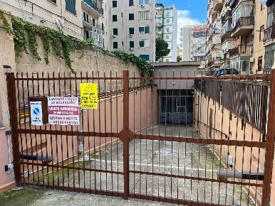 Foto Garage in Via Polito  7/F, Palermo Zisa di 14 m² con 1 locali