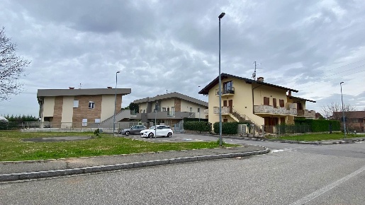 Foto Garage in VIA MARTIRI DELLE FOIBE 12, Mapello in vendita