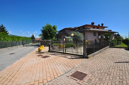 Foto Garage in VIA SILVIO PELLICO  2, Ambivere in vendita
