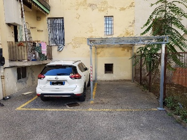 Foto Garage a Firenze in vendita