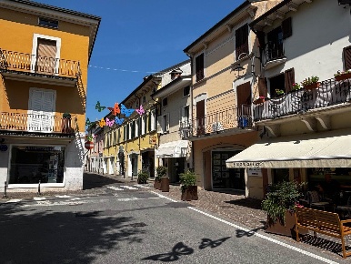 Foto Garage in Via Garibaldi 94, Desenzano del Garda in vendita