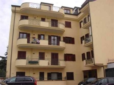 Foto Garage a Caserta San Leucio - Briano di 18 m² con 1 locali in vendita