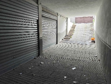 Foto Garage in Via della Repubblica 21, Belpasso Piano Tavola di 20 m²