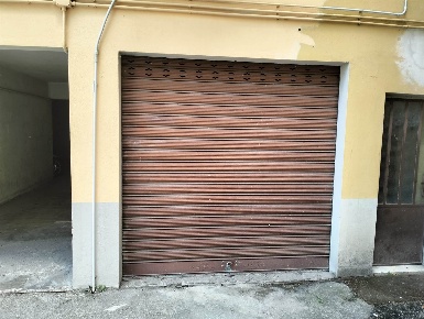 Foto Garage in VIA Bellini, Sesto Fiorentino Sesto Città di 15 m²