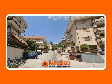 Foto Garage in Via Livorno, Potenza Centro di 55 m² con 1 locali in vendita
