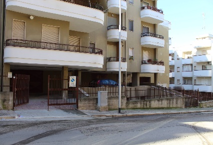Foto Garage a Canosa di Puglia Centro di 26 m² con 1 locali in vendita