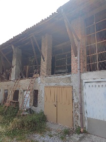 Foto Garage in Vicolo San Vittore 5, Mezzago Centro di 50 m² con 2 locali