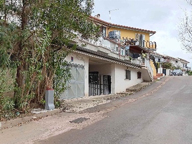 Foto Garage a Roseto Capo Spulico Borgata Marina di 30 m² con 1 locali
