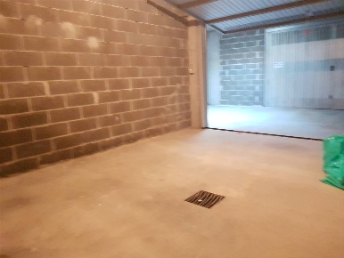 Foto Garage a Savona Oltreletimbro, Santa Rita di 29 m² con 1 locali