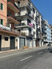 Foto Garage in Via Lungomare Colombo 15, Salerno Pastena - Pastena Alta