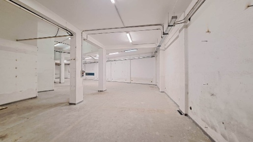 Foto Garage in Largo Bordighera 35, Catania Province - Veneto di 550 m²