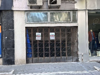 Foto Garage in VIA IV NOVEMBRE, Vasto Centro Storico di 300 m² in vendita
