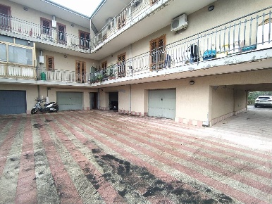 Foto Garage a Aci Sant'Antonio Pennisi, Santa Maria Ammalati, Piano d'Api