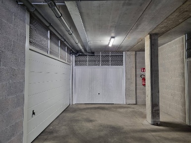 Foto Garage in Via Radicofani, Roma in vendita