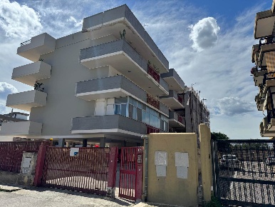 Foto Garage in Via Lucca 14, Bari Santo Spirito di 36 m² con 1 locali
