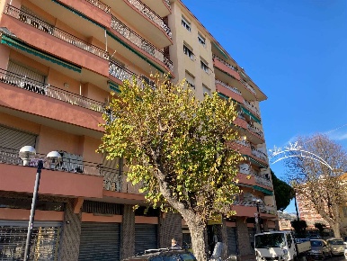 Foto Garage a Vallecrosia Centro di 14 m² con 1 locali in vendita
