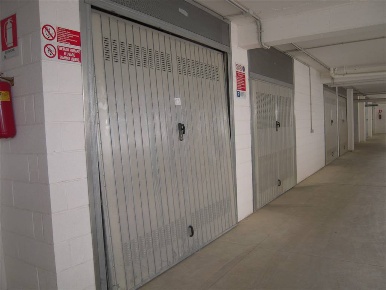 Foto Garage a Civitavecchia Cisterna Faro, San Liborio di 18 m² in vendita