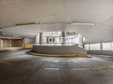 Foto Garage in Via Daverio  7, Milano in vendita