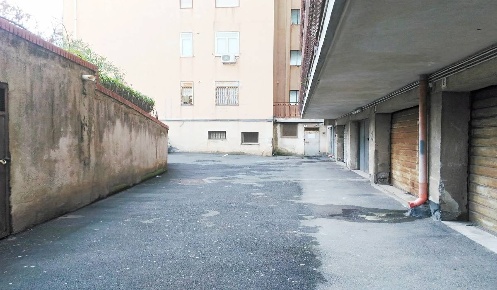 Foto Garage in via luigi sturzo, Gravina di Catania Centro di 18 m²