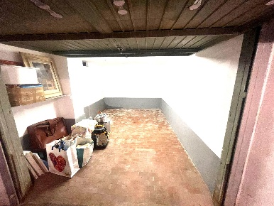 Foto Garage a Ventimiglia Centro Città di 17 m² con 1 locali in vendita