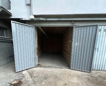 Foto Garage a Modena Sacca - Stazione di 7 m² con 1 locali in vendita