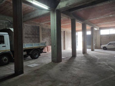 Foto Garage a Biancavilla di 300 m² con 2 locali in vendita