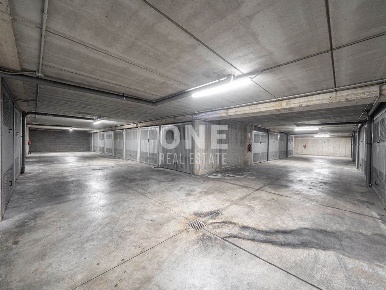 Foto Garage in Via Oslavia 24, Monza in vendita