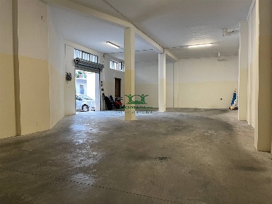 Foto Garage in Via Ankara, Andria Pineta - Maraldo di 120 m² con 2 locali