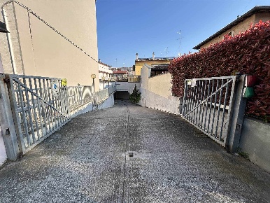 Foto Garage in Via leonardo da vinci 74A, Piacenza Dante - Cheope di 36 m²