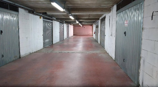 Foto Garage a Cosenza Centro di 45 m² con 1 locali in vendita